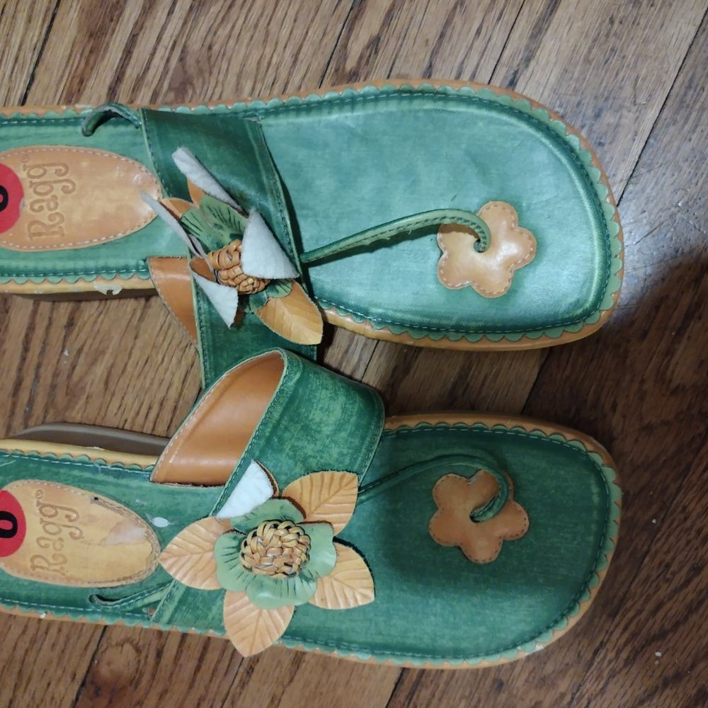 VINTAGE Ragg Flower Wedges Sz 9 - Picture 2 of 6